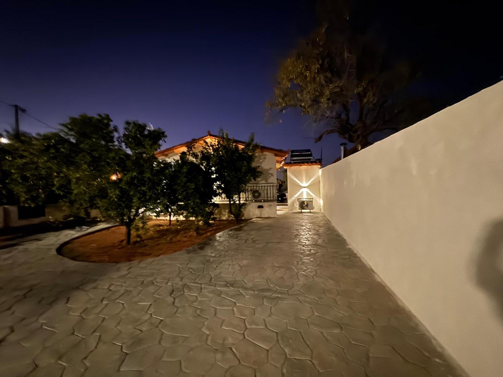 Secret Garden Airport-Beach Villas 300M From Famous Davis Beach Artemida  Exterior photo